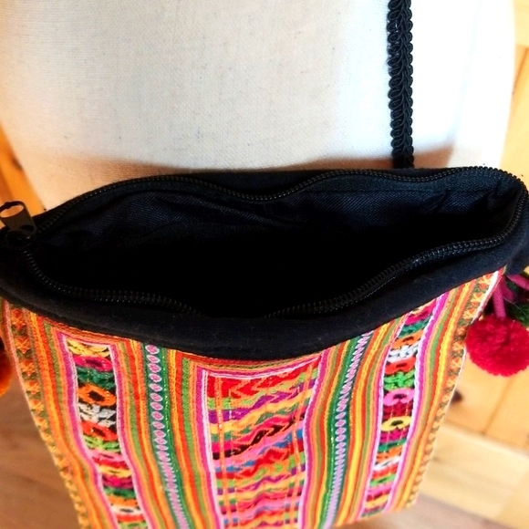 NWT Hmong Colorful Tribal Hand Crafted Vintage Fabric Woven Crossbody Bag - Picture 9 of 11